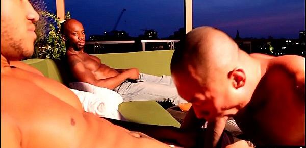  Black studs spitroasting a muscular jock